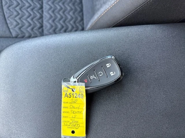 Used 2022 Silver Ice Metallic Chevrolet LT image 32