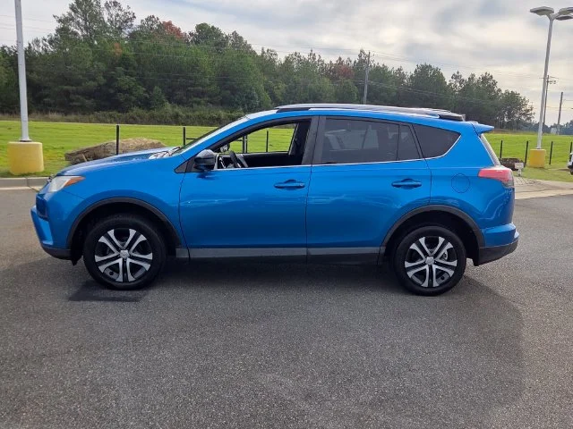 Used 2018 Blue Toyota LE image 4