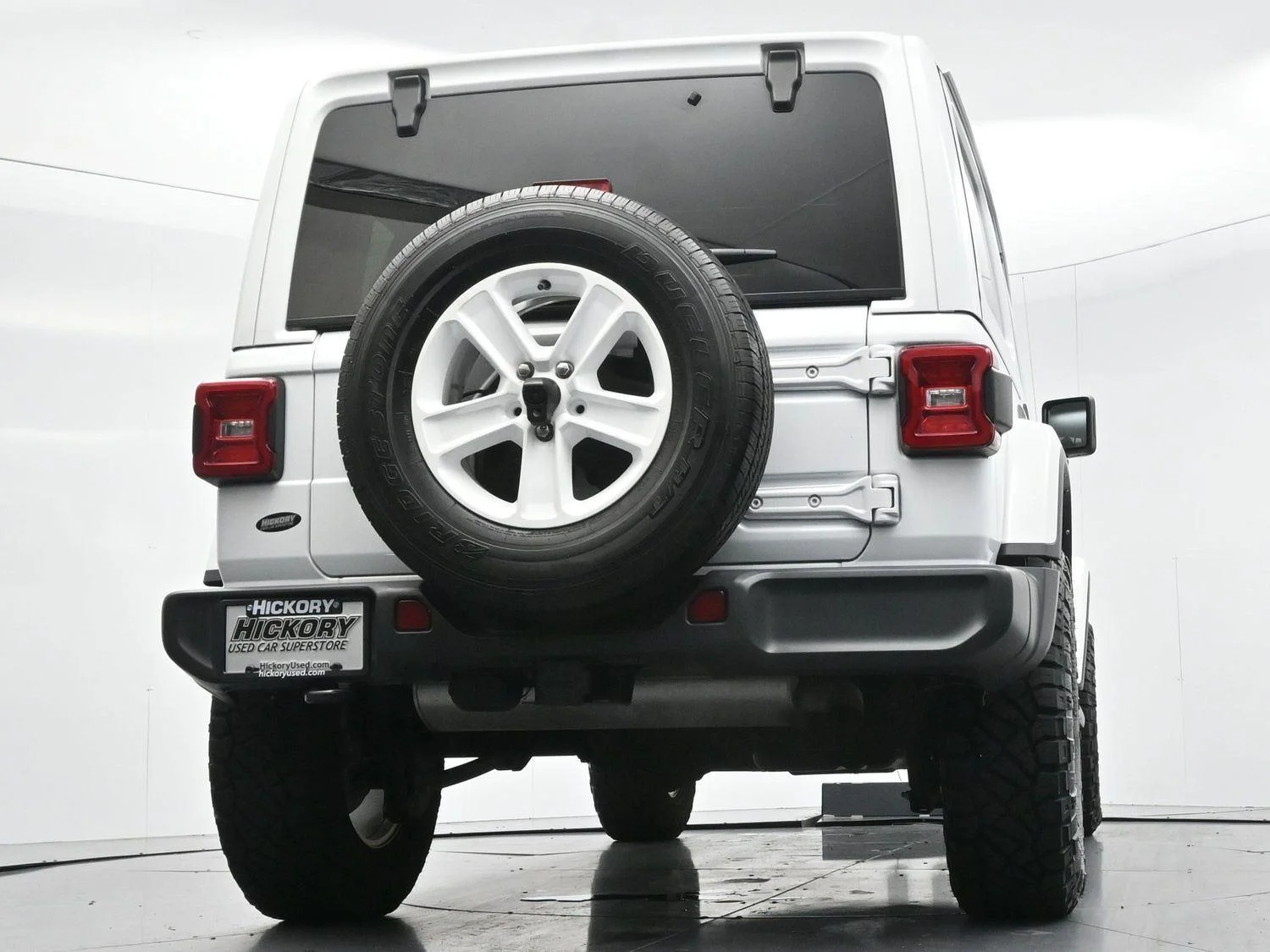 Used 2022 Bright White Clearcoat Jeep Unlimited Sahara image 51