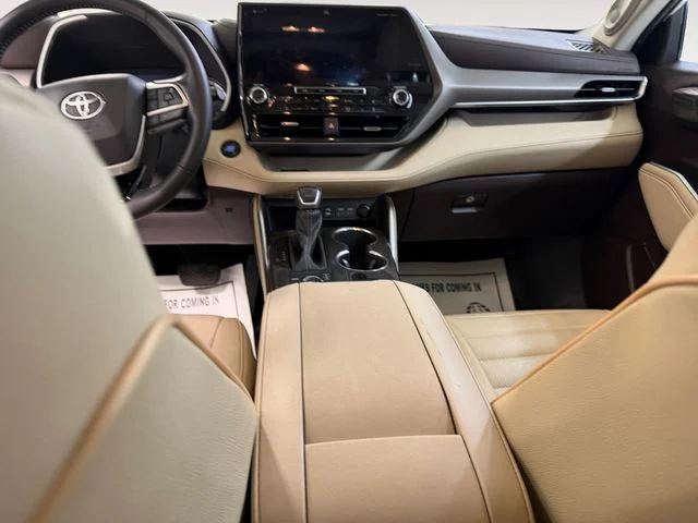 2022 Toyota Highlander Limited - Photo 10