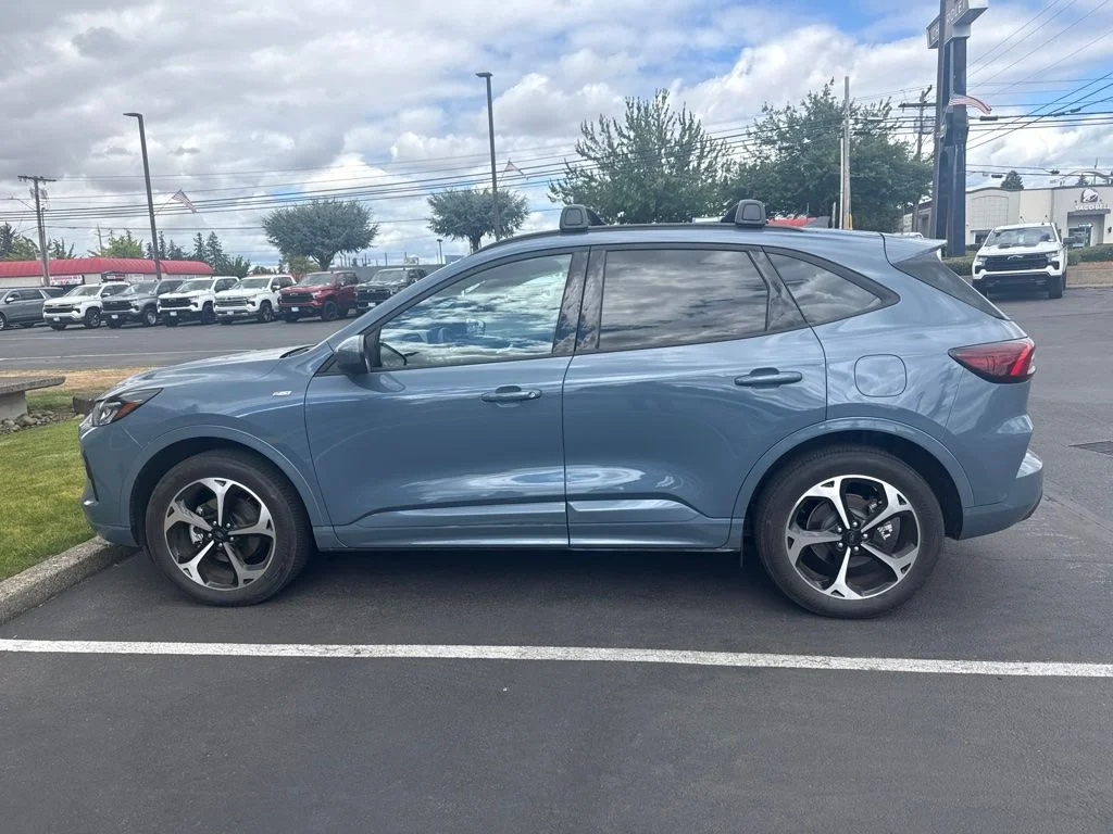 Used 2024 Vapor Blue Ford ST-Line Select image 2