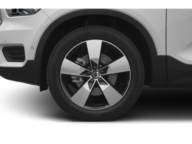 Used 2019 Gray Metallic Volvo Momentum image 11