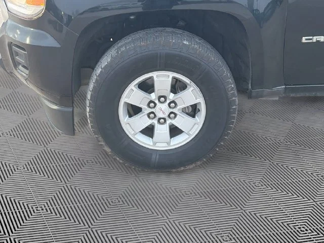 Used 2019 Onyx Black GMC Base image 9