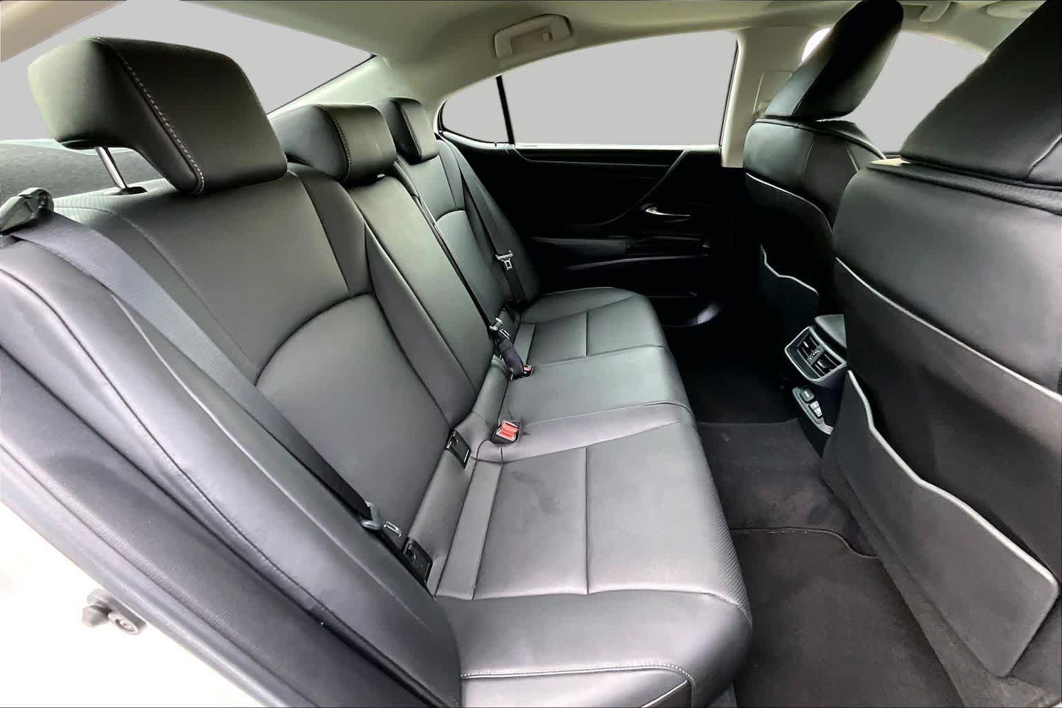 Used 2025 Eminent White Pearl Lexus  image 20