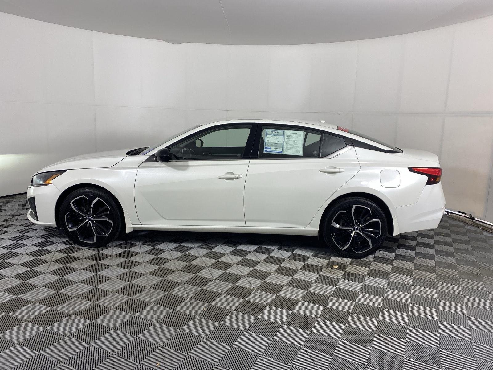 Certified Used 2023 Pearl White Tricoat Nissan 2.5 SR image 4