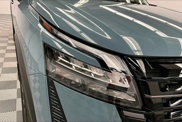 New 2026 Baltic Teal Nissan Platinum image 13