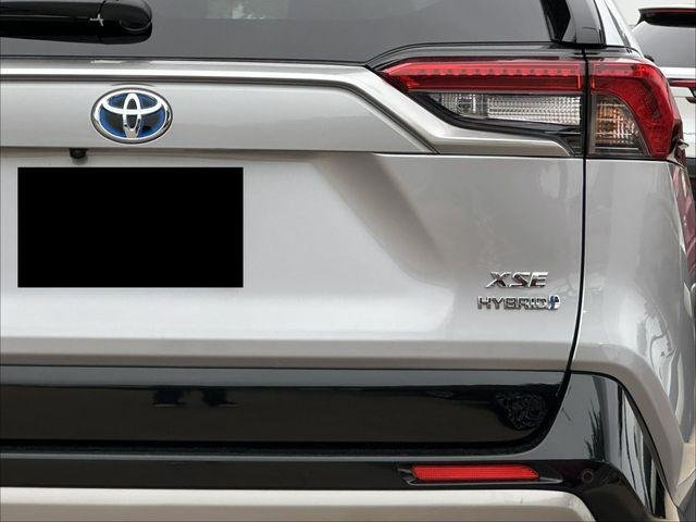 Certified Used 2023 SILVER SKY MET W/BLK Toyota  image 6