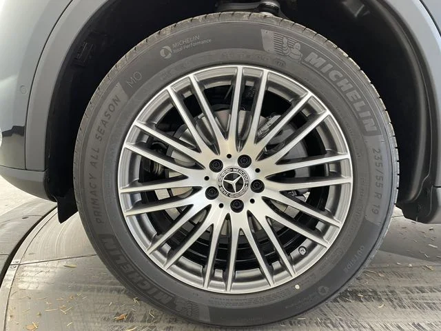 New 2027 Beige Mercedes-Benz GLC 300 image 10