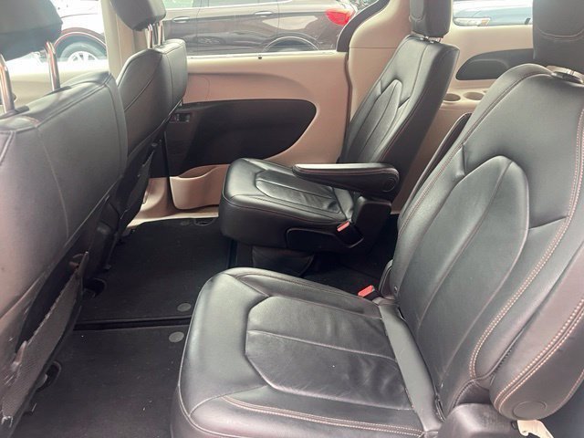 2017 Chrysler Pacifica Touring-L - Photo 10