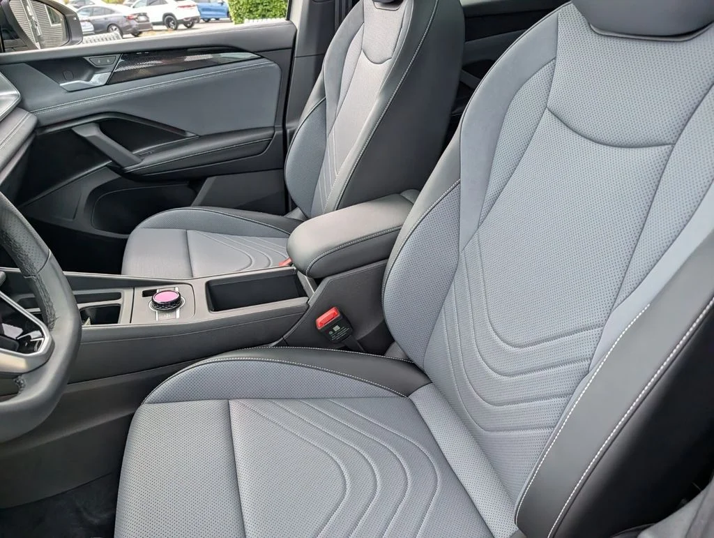 New 2026 Beige/tan Volkswagen 2.0T SE R-Line Black image 11