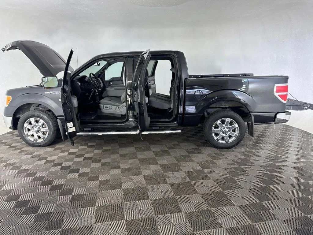 Used 2014 Black Ford XLT image 12