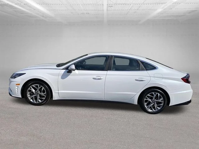 Used 2022 Gray Hyundai SEL image 5
