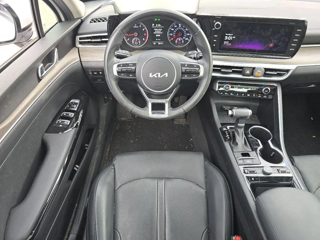 Used 2024 White Kia EX image 22