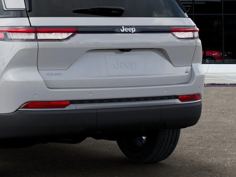 New 2026 Bright White Clear-Coat Exterior Paint Jeep Limited image 13