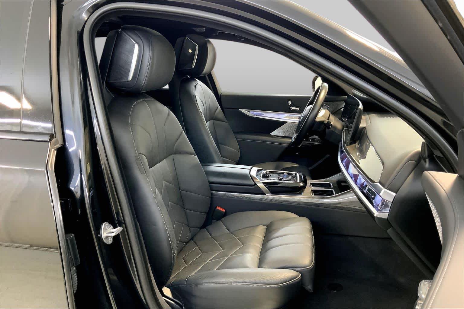 Certified Pre-Owned 2024 BMW I7 M70