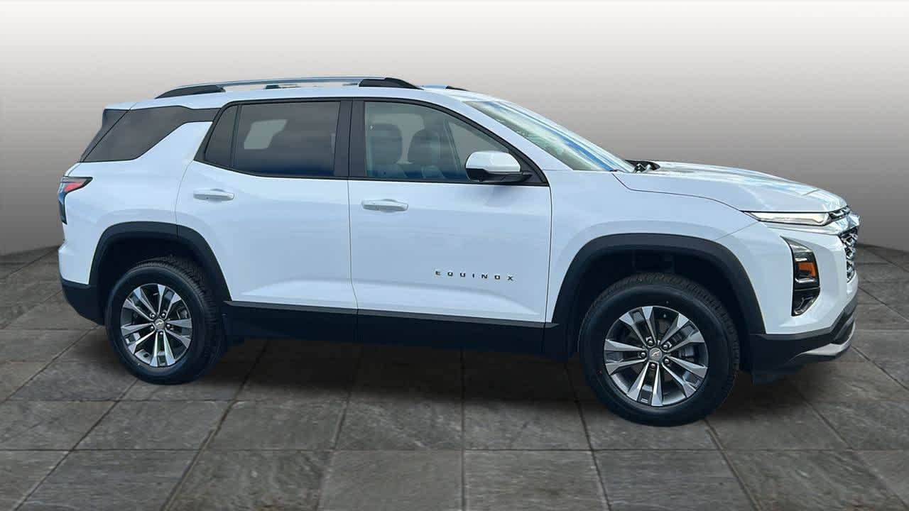 Used 2025 Summit White Chevrolet AWD LT image 4