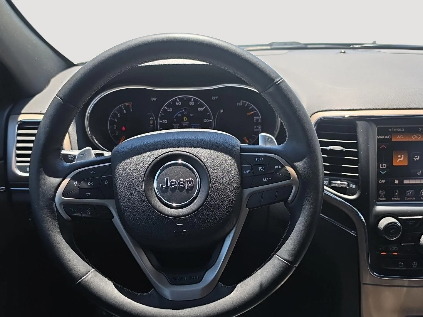 Used 2016 BLACK Jeep Limited image 19