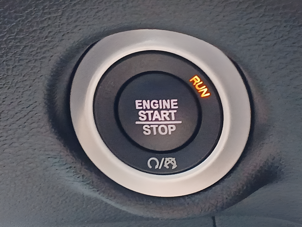 Used 2025 Black Chrysler Select image 18
