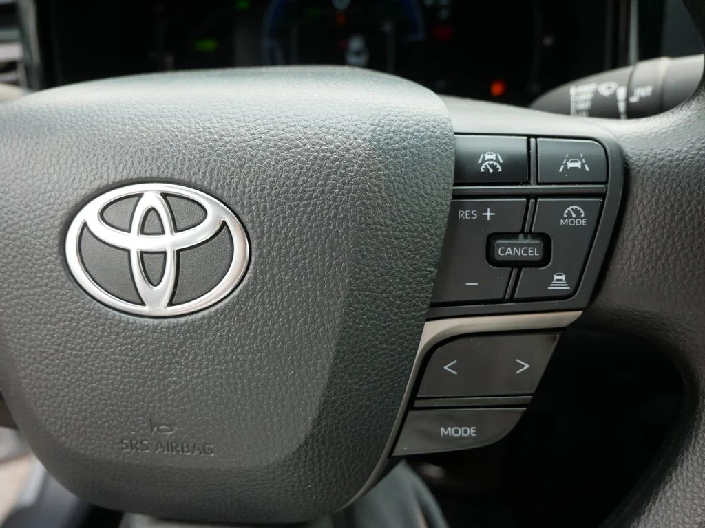 Certified Used 2025 Silver Toyota LE image 25