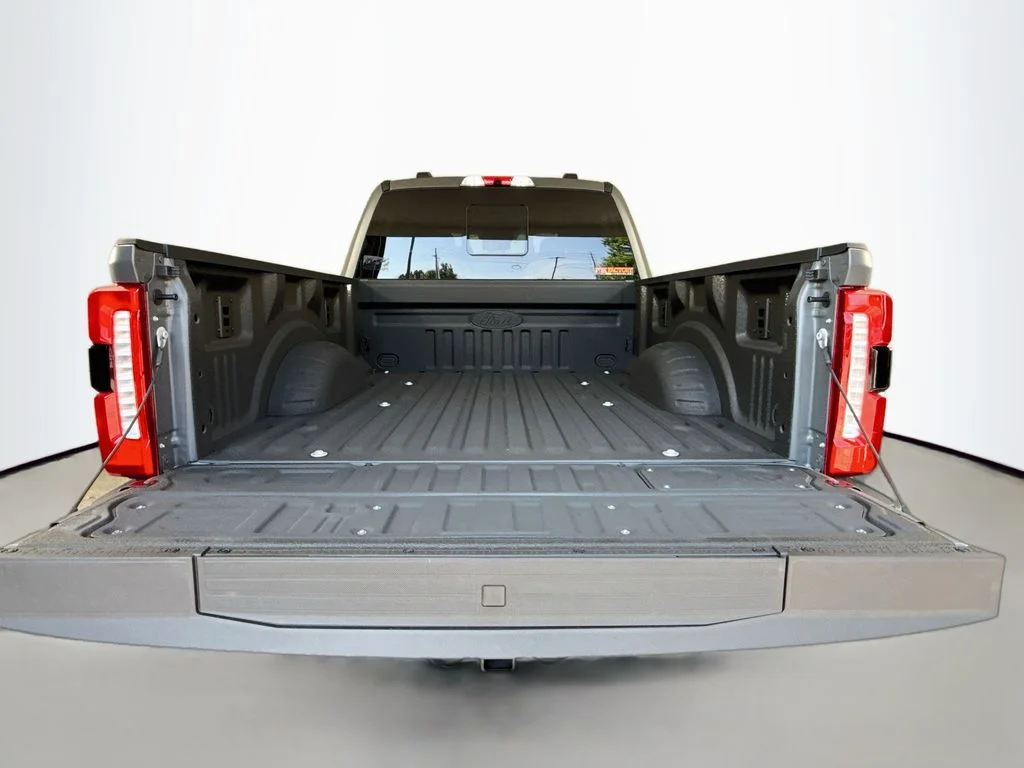 New 2026 Agate Black Metallic Ford F-250® Lariat® image 28