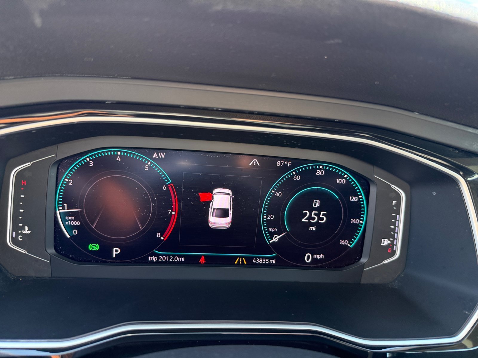 Used 2019 Deep Black Volkswagen SEL Premium image 11
