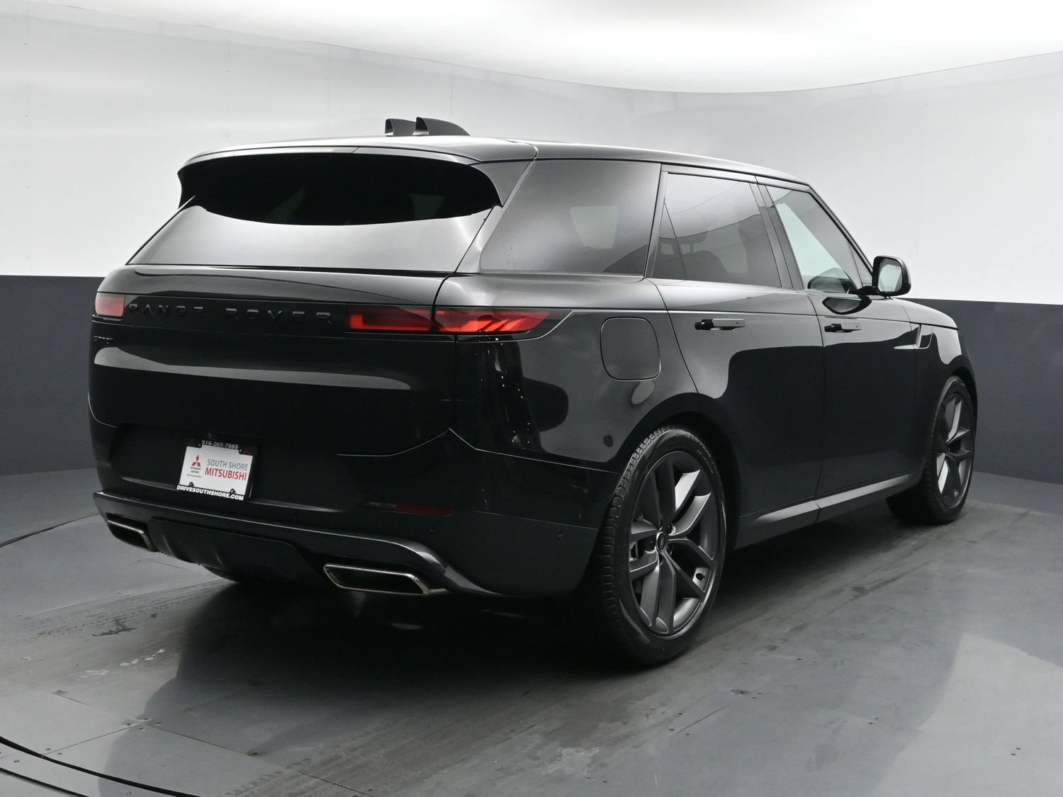 Used 2024 Black Land Rover SE image 20