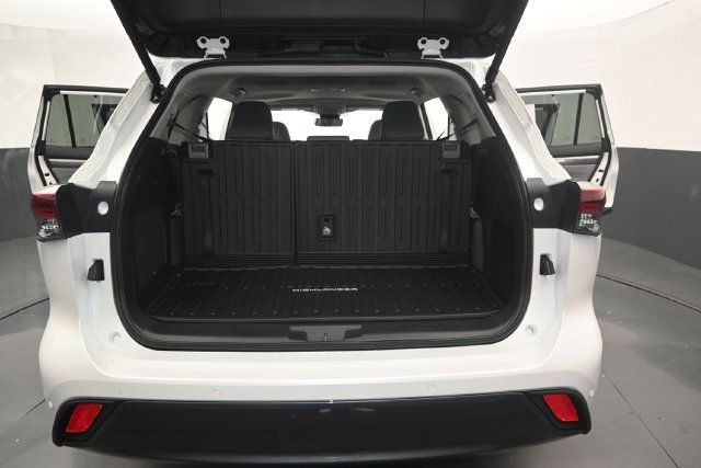 New 2026 Wind Chill Pearl Toyota Limited image 15