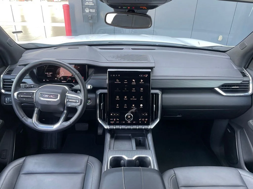 Used 2024 White GMC Elevation image 11