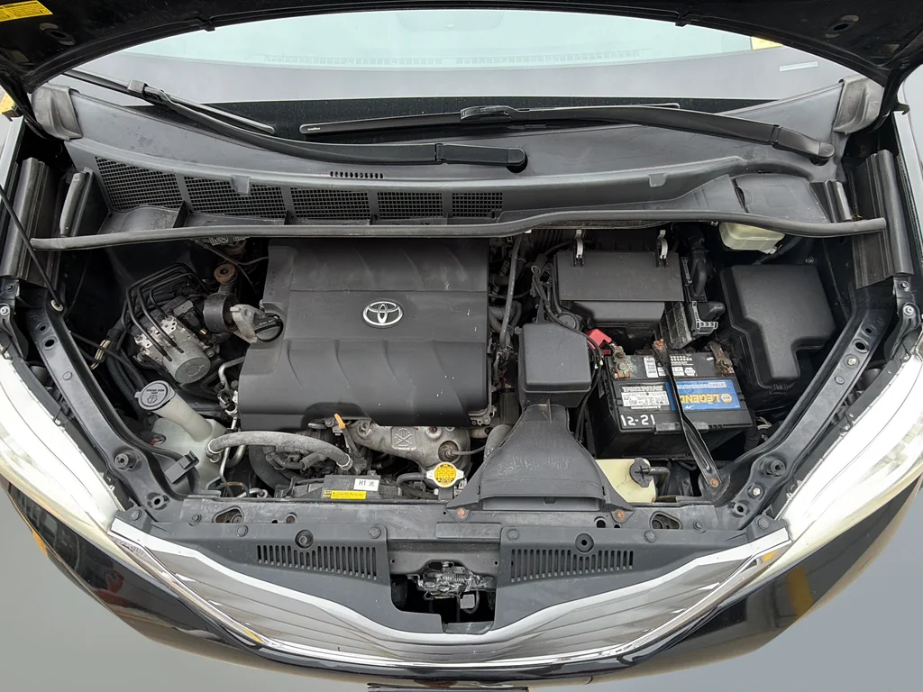 Used 2016 Black Toyota XLE image 42