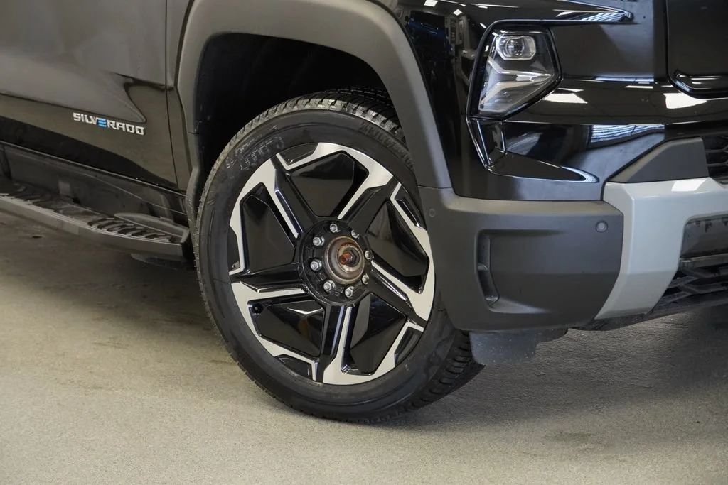 New 2026 Black Chevrolet LT - Max Range image 9