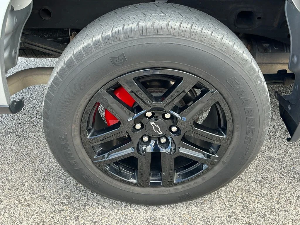 Used 2022 Silver Chevrolet Custom image 23