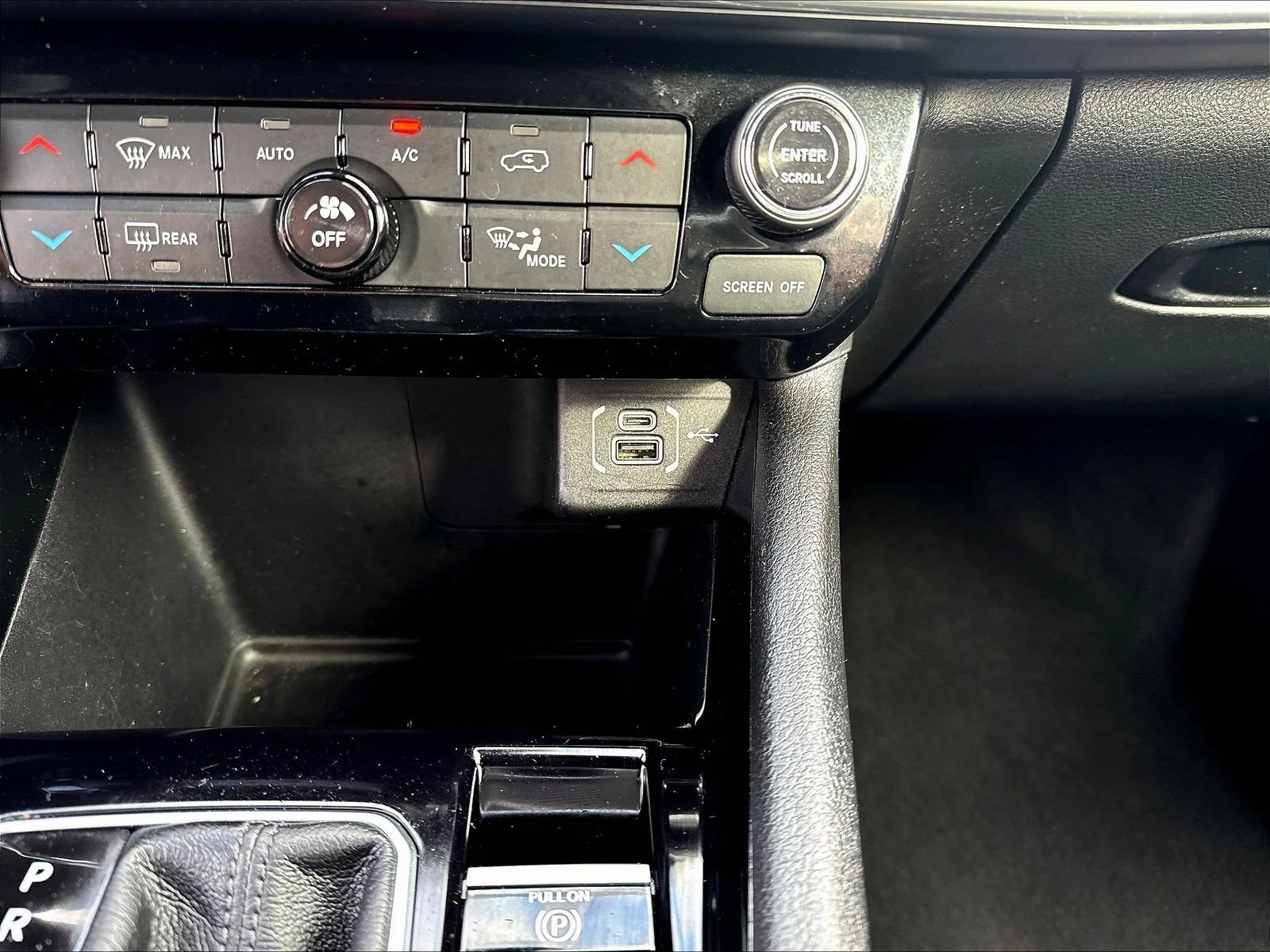 Used 2023 Crystal Metallic Jeep Limited image 17