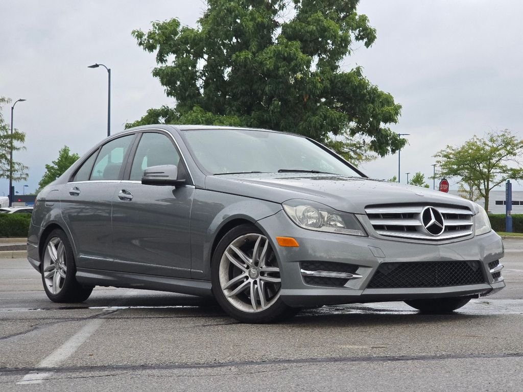 Used 2013  Mercedes-Benz C 300 image 1