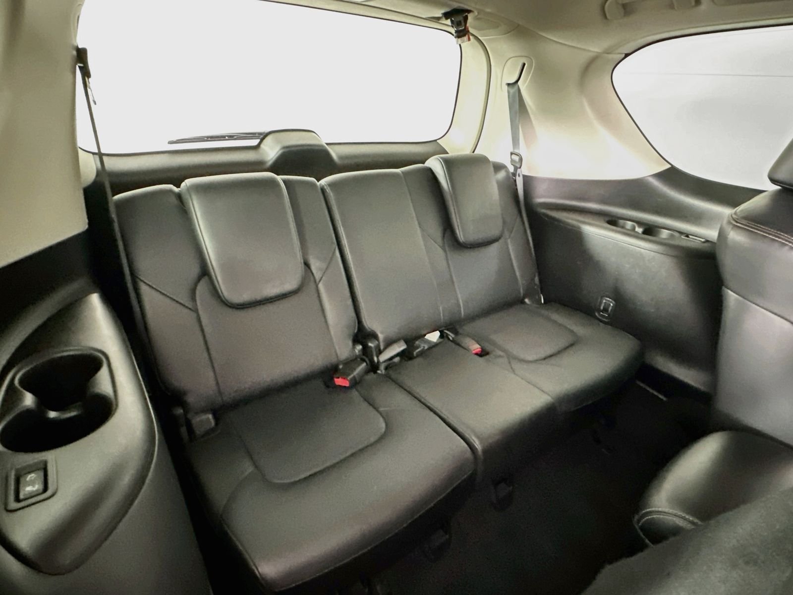 Used 2019 Gun Metallic Nissan SL image 29