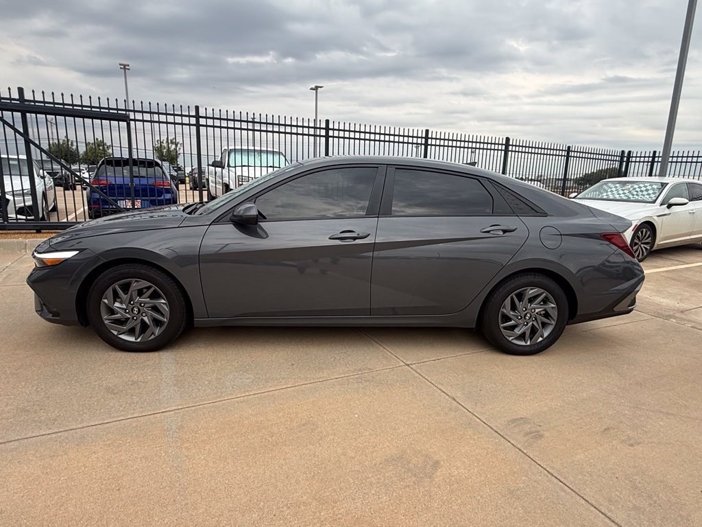 Used 2024 Gray Hyundai SEL image 2