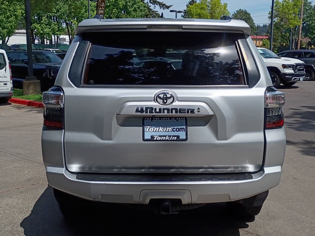 Used 2021 Classic Silver Metallic Toyota SR5 image 5