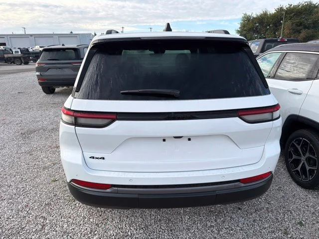 New 2027 Bright White Clear-Coat Paint Jeep  image 8