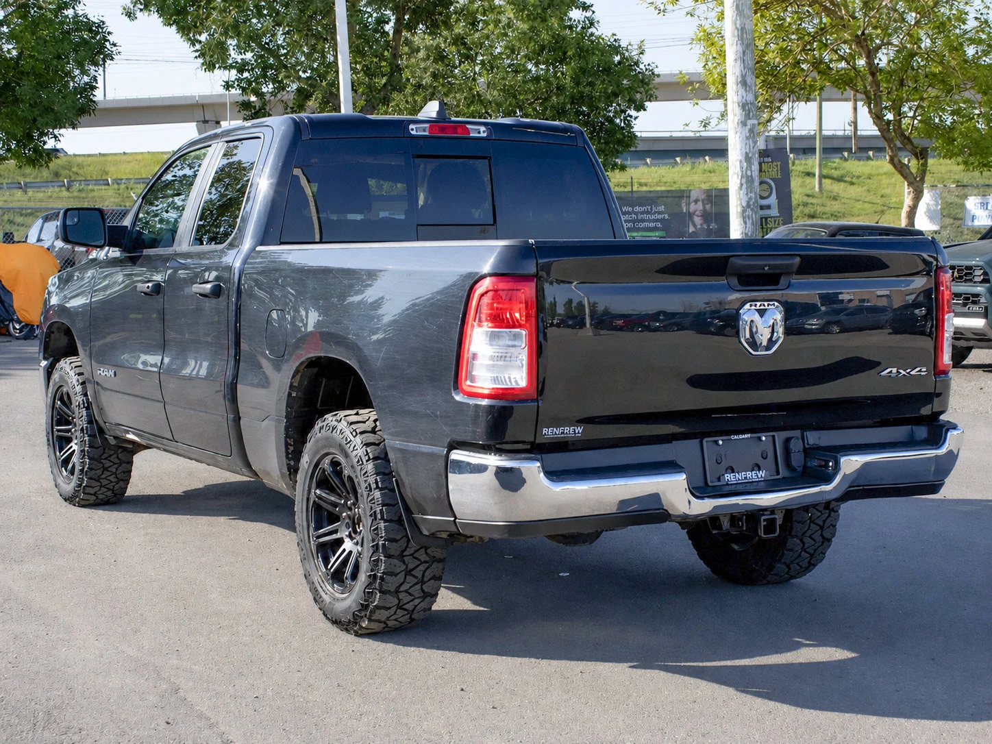 Used 2019 Black RAM Tradesman* 5.7L HEMI V8 | Class IV Hitch | Spray-In Bedliner | Bluetooth | Backup Camera | image 14