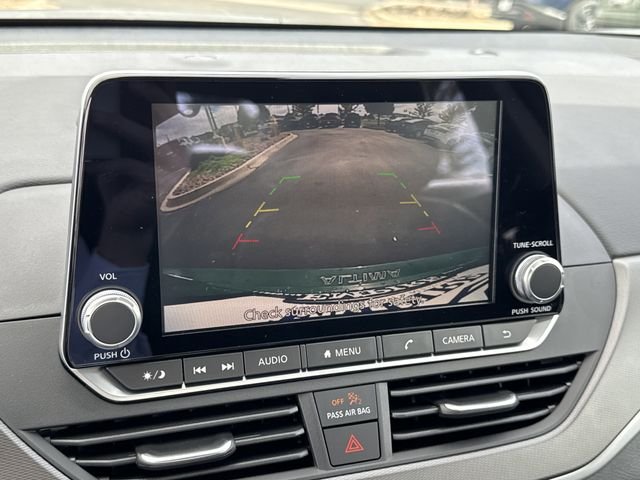 2025 Nissan Altima SR - Photo 23