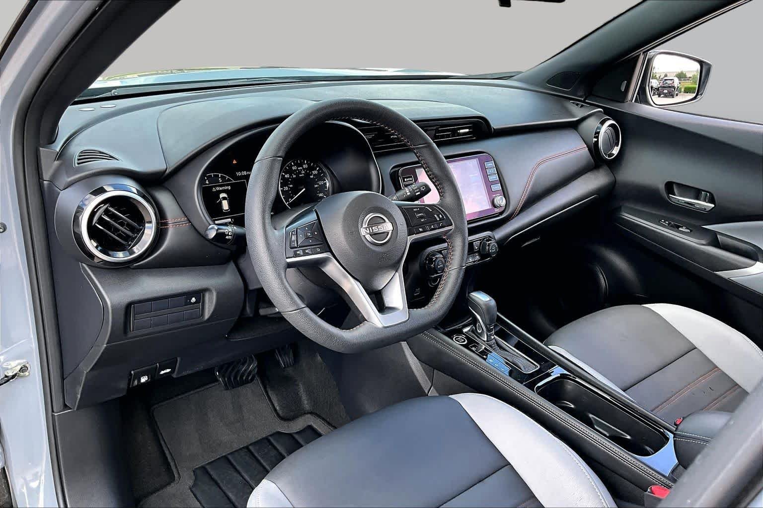 Used 2023 Boulder Gray Pearl Nissan SR image 18