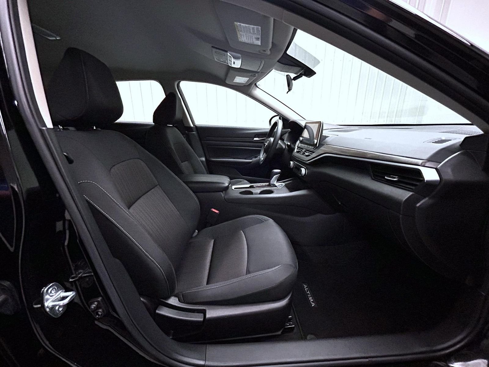 Used 2025 Black Nissan 2.5 SV image 15