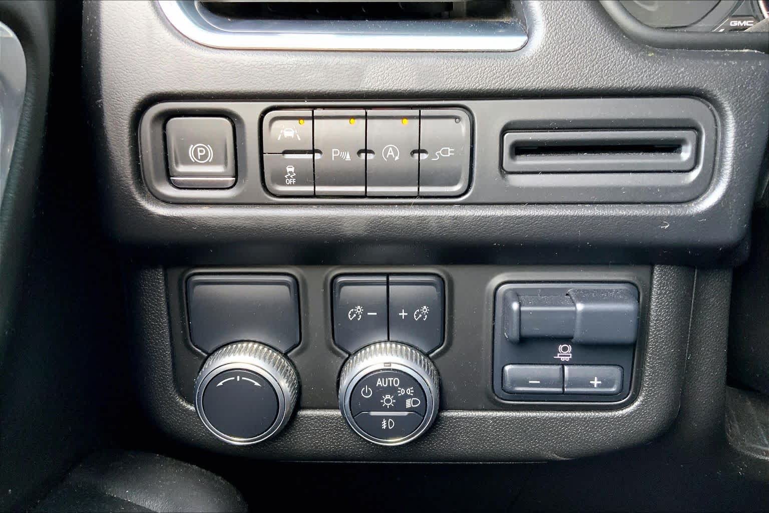 Used 2021 Smokey Quartz Metallic GMC SLT image 34