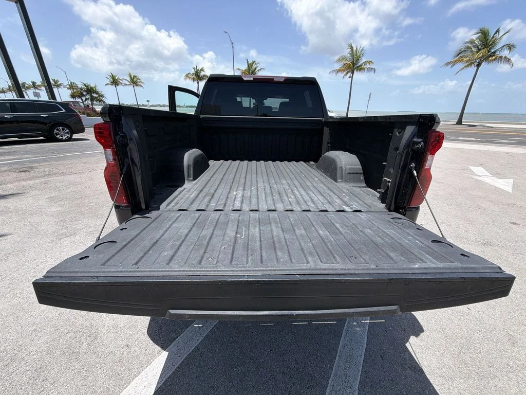 Used 2023 Gray Chevrolet Custom image 33