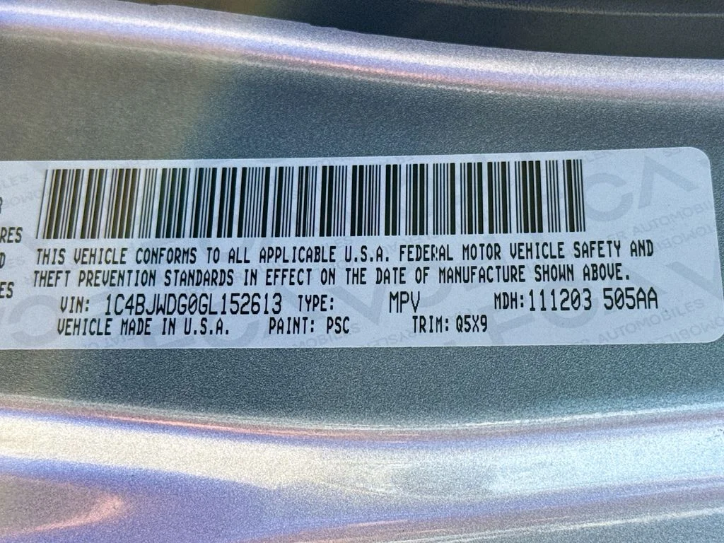 Used 2016 Billet Silver Metallic Clearcoat Jeep Black Bear image 27