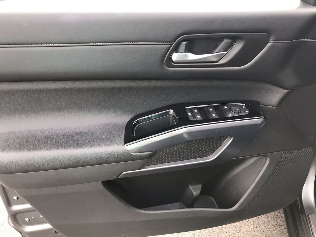 Used 2023 Gray Nissan SL image 15
