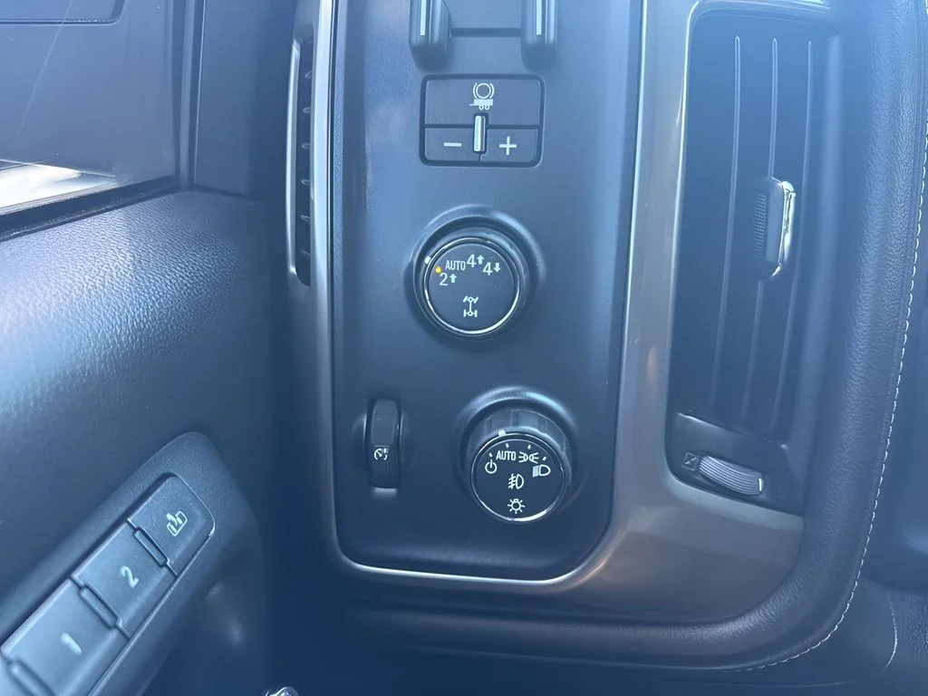 Used 2018 Blue Chevrolet High Country image 25