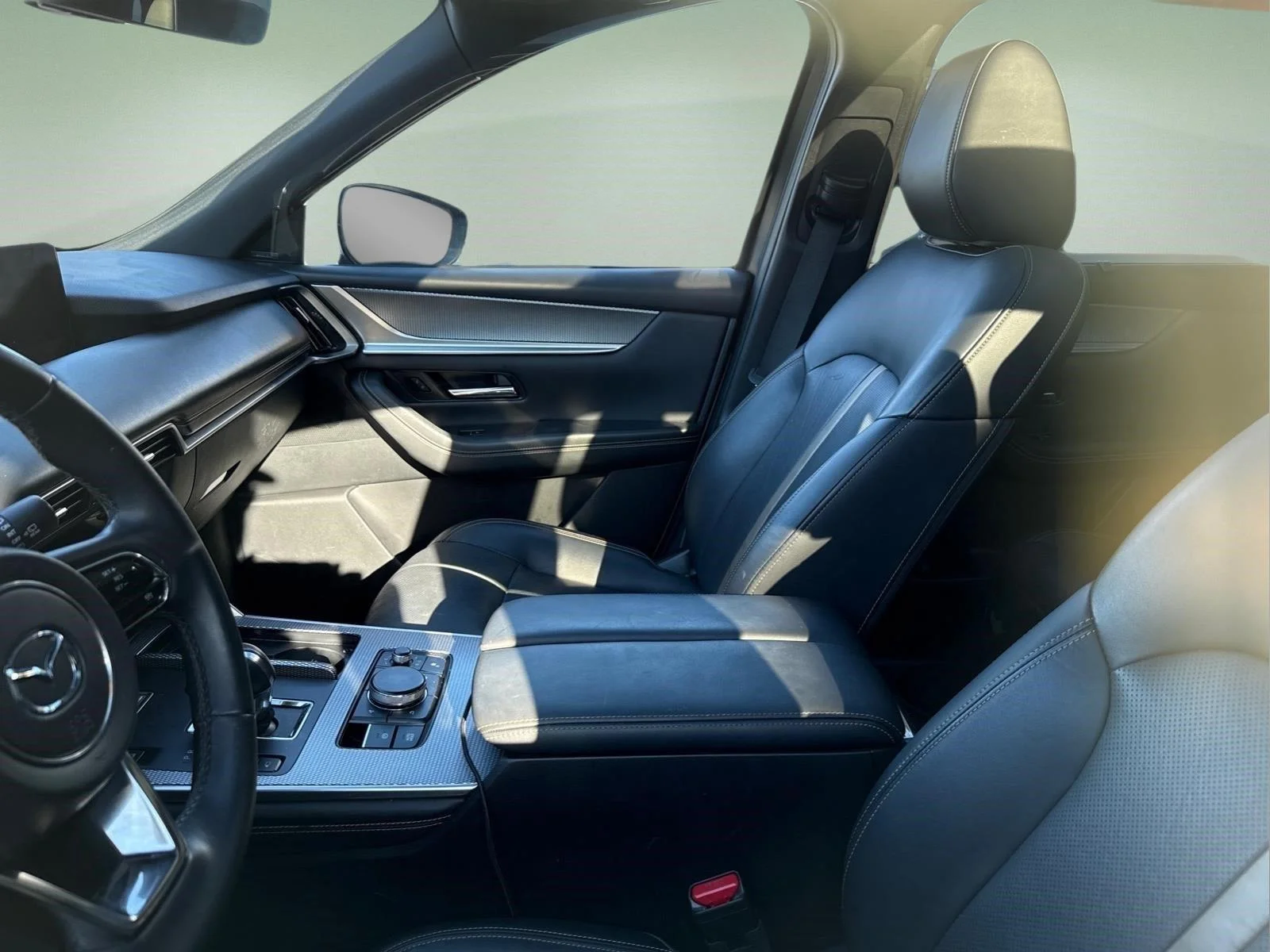Used 2024 Platinum Quartz Mazda Premium Plus image 5