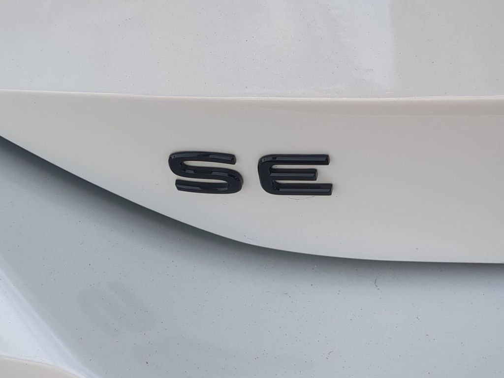 New 2026 White/off-white Volkswagen SE R-Line Black image 11