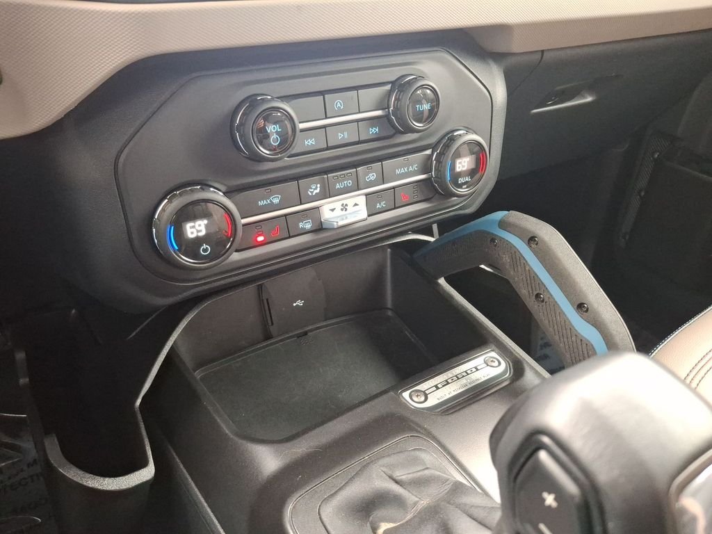 Used 2023 White Ford Wildtrak image 16