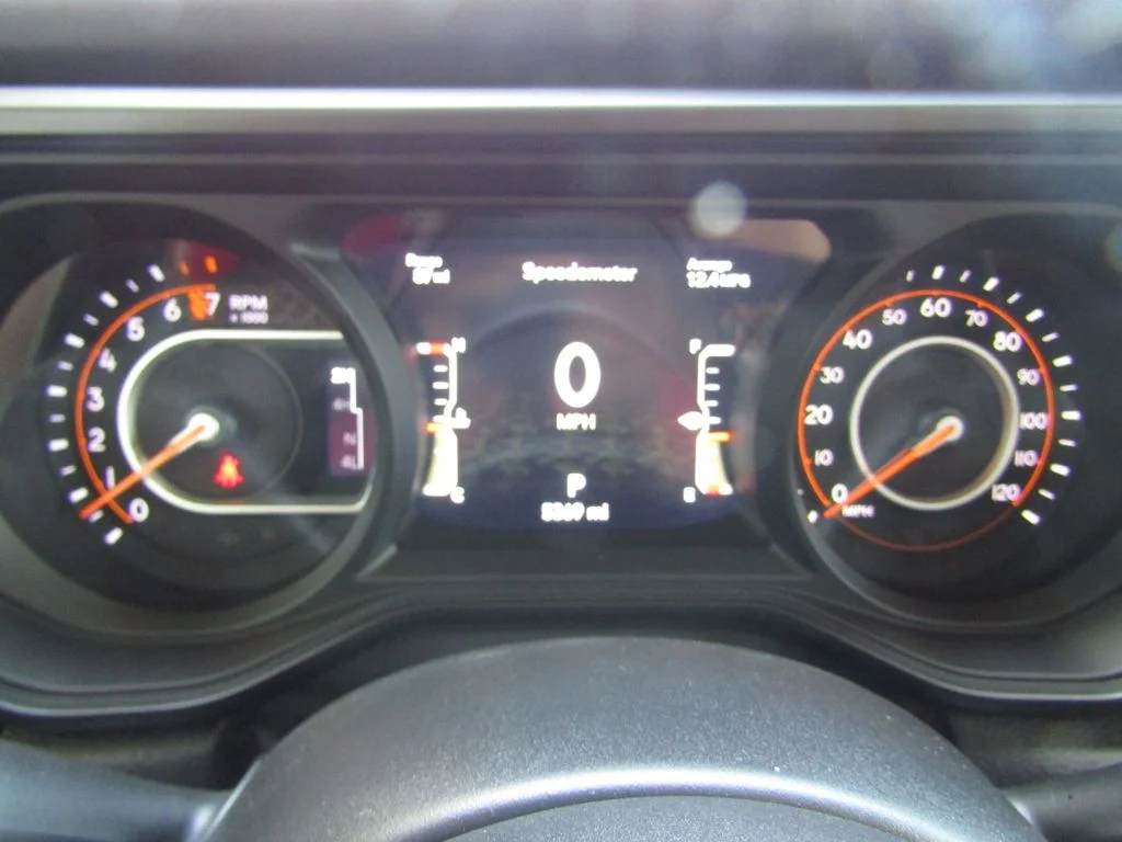 Used 2024 White Jeep Mojave image 20